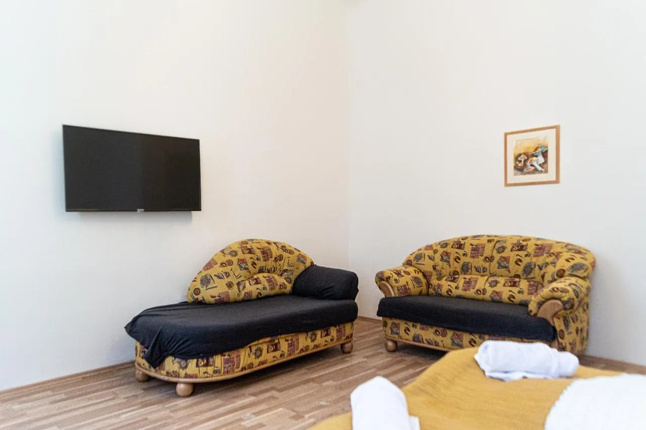 Pleasant 3Br City Stay Near Event Location Wiener Stadthalle 0*, Wien